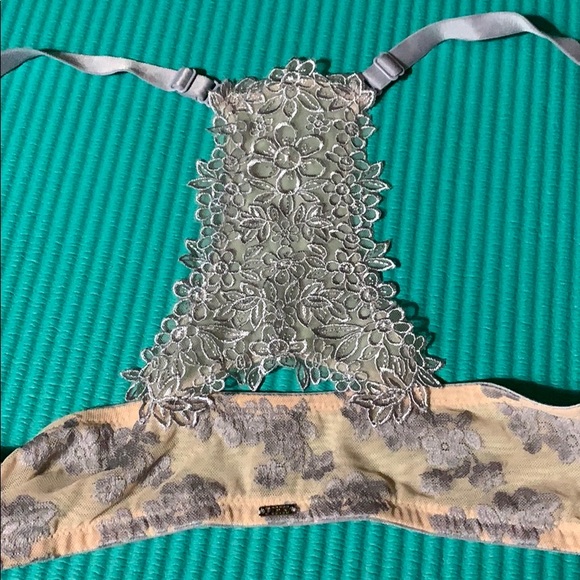 PINK Victorias Secret Bra - Picture 2 of 2